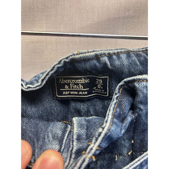 Abercrombie & Fitch Mom Jean Ultra High-Rise Raw Hem Paper Bag Waist Women's 0 - Picture 3 of 7